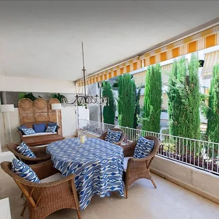 Apartamento En La Milla De Oro Apartment